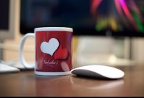 100% personnalisable, le mug photo vous offre la possibilité d'ajouter le nom de votre entité, votre logo et les photos de votre choix, succès garanti !
